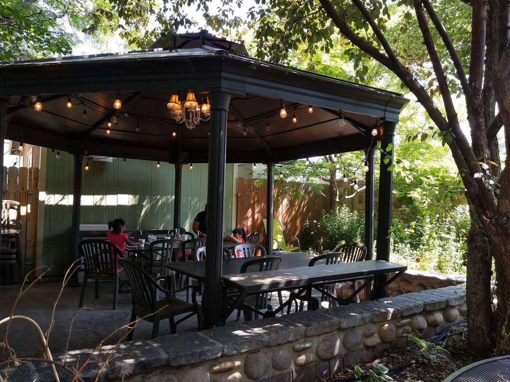 Gateway Grille | restaurant | 215 S Main St, Kamas, UT 84036, USA | 4357832867 OR +1 435-783-2867