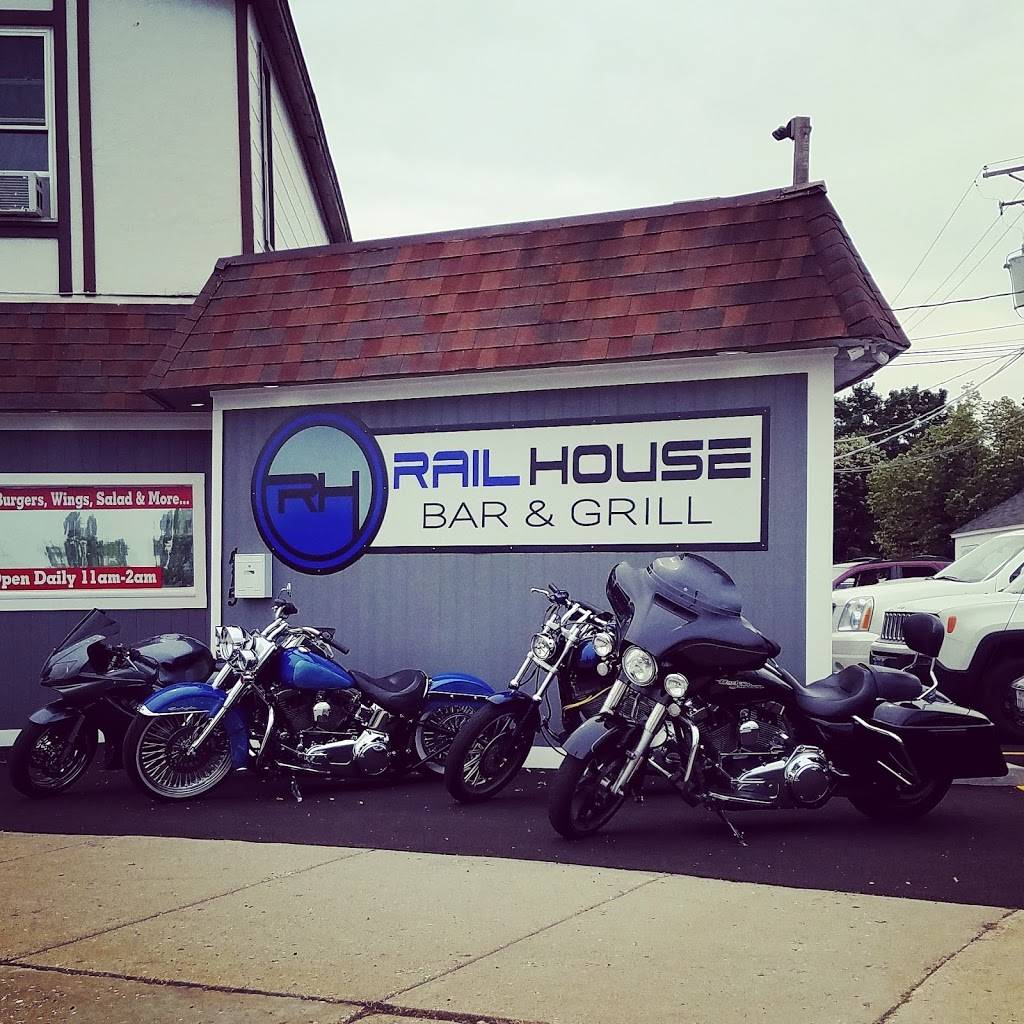 Rail House Bar & Grill | restaurant | 415 Railroad Ave, Round Lake, IL 60073, USA | 8478867245 OR +1 847-886-7245