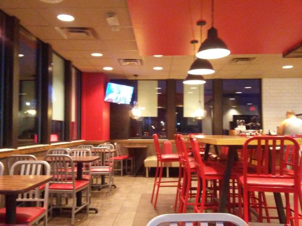 Arbys | restaurant | 995 N Main St, Bluffton, IN 46714, USA | 2608245580 OR +1 260-824-5580