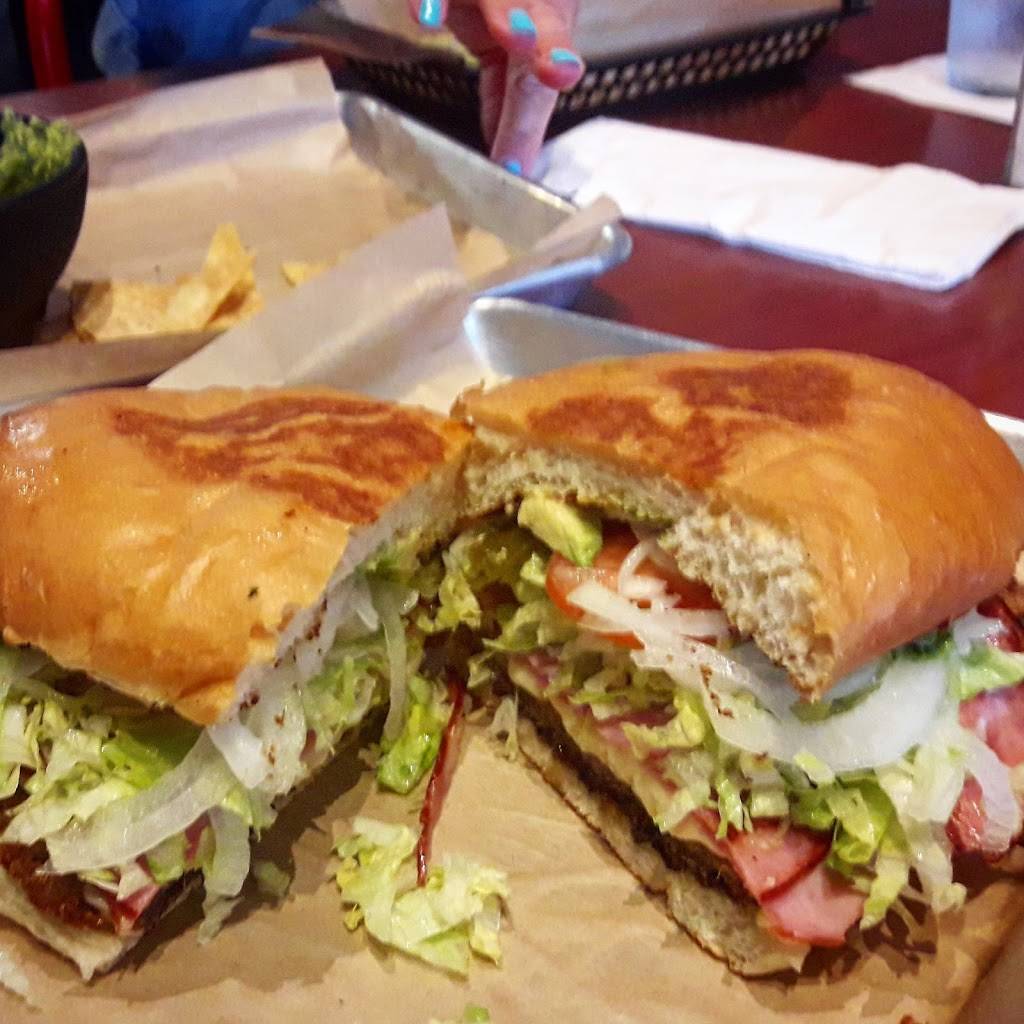 Bravis Modern Street Food | restaurant | 105 Lewis St S, Shakopee, MN 55379, USA | 9524176182 OR +1 952-417-6182