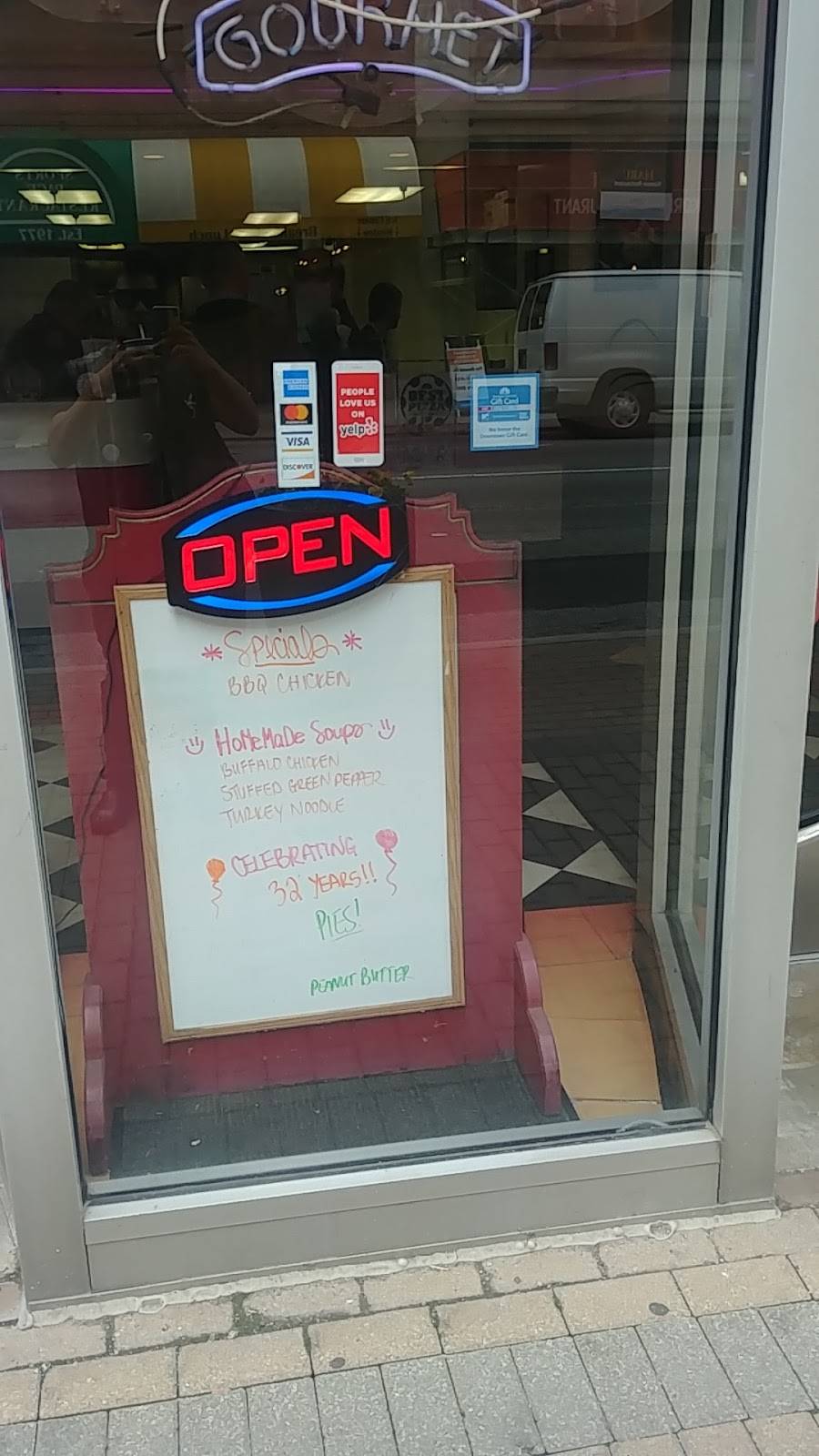 Fred & Garis | restaurant | 629 Vine St, Cincinnati, OH 45202, USA | 5137849000 OR +1 513-784-9000