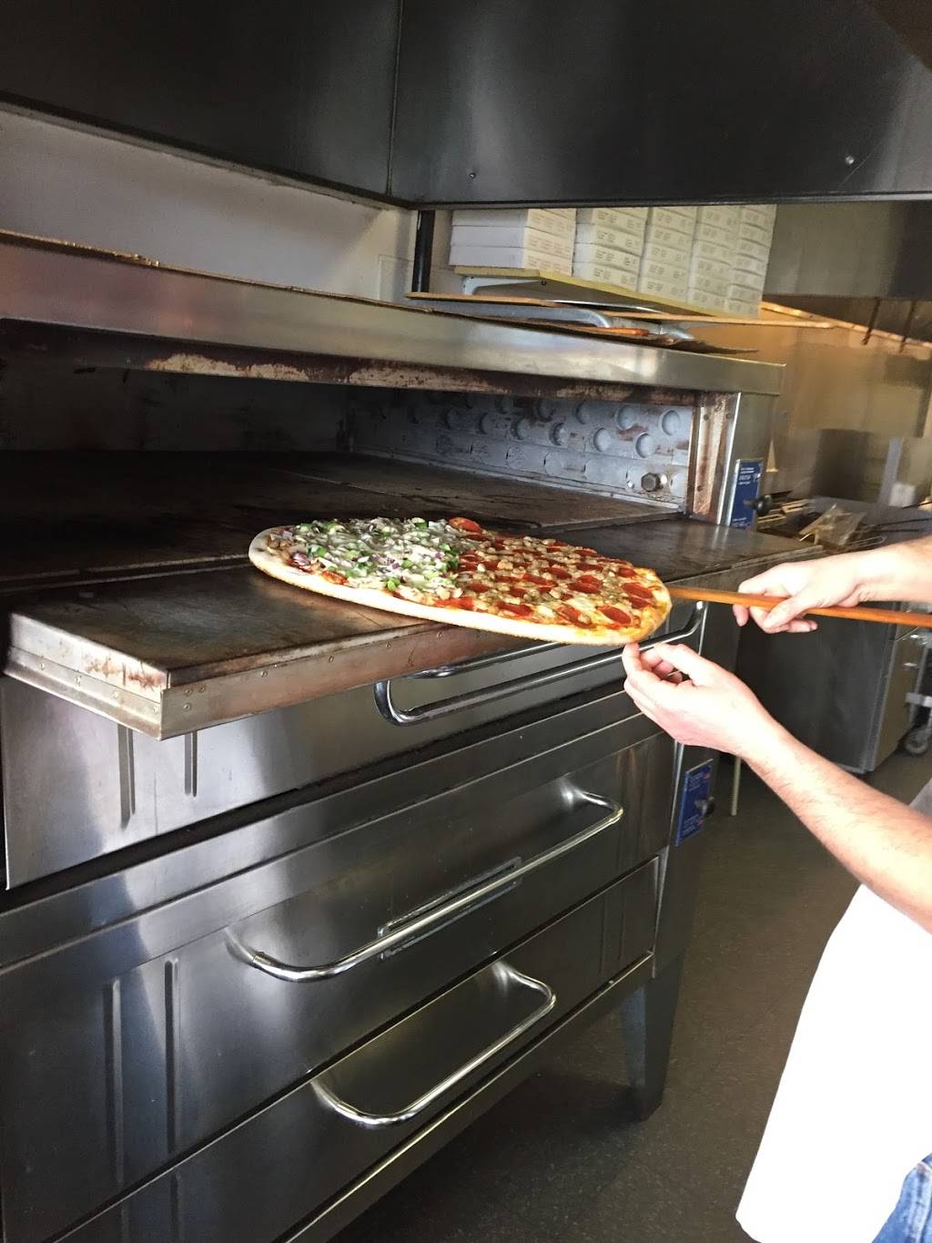 Eatos Pizza | restaurant | 7914 Belair Rd, Baltimore, MD 21236, USA | 4106611900 OR +1 410-661-1900