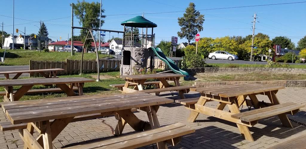 Chips & Dairy Fast Food | cafe | 2920 Bank St, Gloucester, ON K1T 1N6, Canada | 6137399889 OR +1 613-739-9889