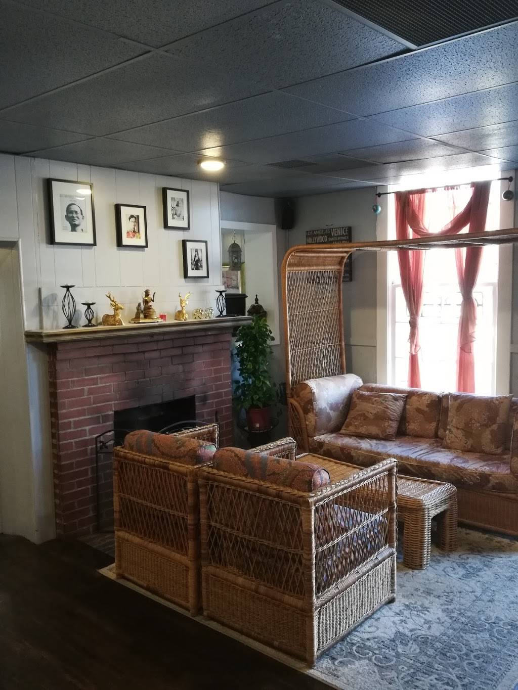 Silk Thai Restaurant | restaurant | 2210 Fontaine Ave, Charlottesville, VA 22903, USA | 4349778424 OR +1 434-977-8424