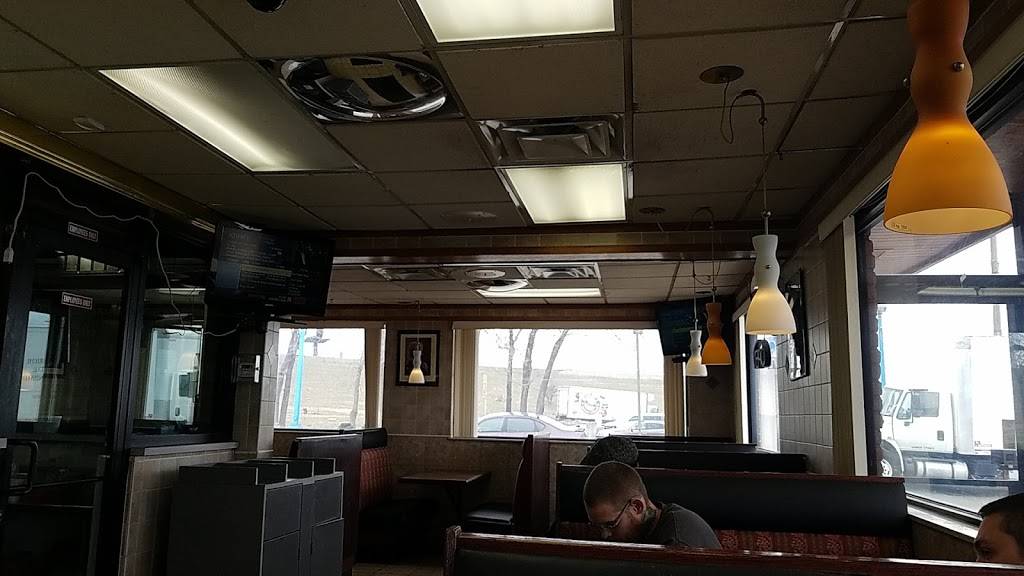 L A Coney Restaurant | restaurant | 1700 E McNichols Rd, Detroit, MI 48203, USA | 3138925552 OR +1 313-892-5552