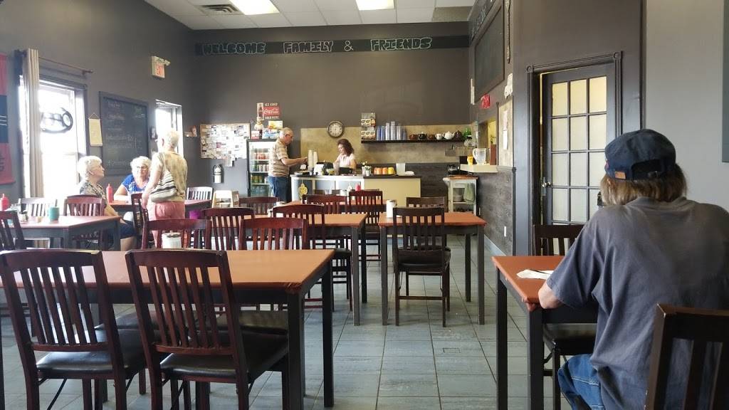 Itty Bitty Diner | restaurant | 7 Snow Rd, Napanee, ON K7R 3Y5, Canada | 6133545445 OR +1 613-354-5445