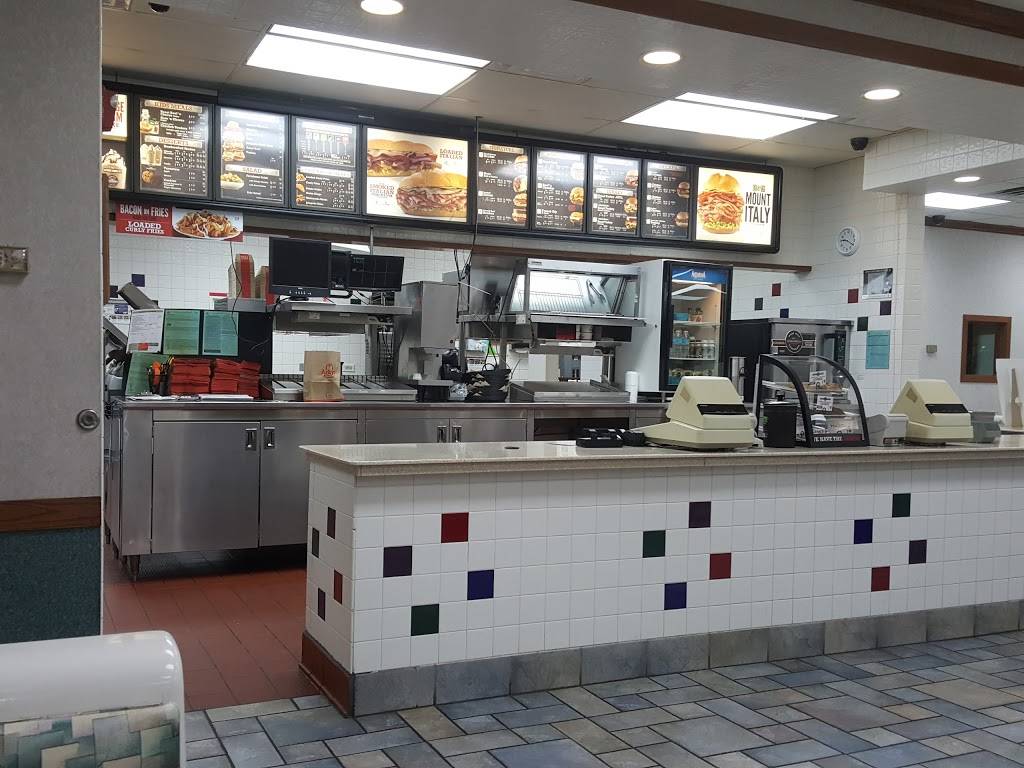 Arbys | restaurant | 520 Townline Rd, Mundelein, IL 60060, USA | 8478372370 OR +1 847-837-2370