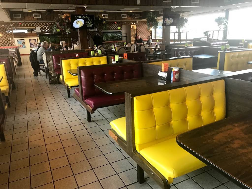 Tom Thumb Drive In | restaurant | 1412 A St W, Fort Dodge, IA 50501, USA | 5159554051 OR +1 515-955-4051