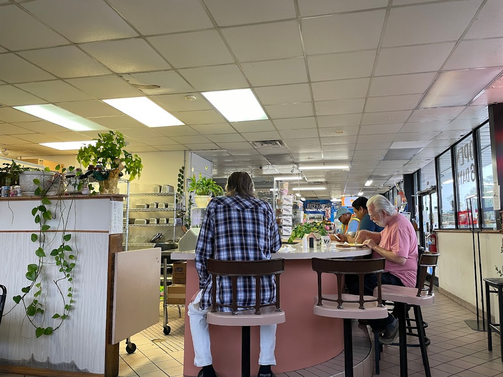 Gaylyns Diner | restaurant | 322 Village Rd NE, Leland, NC 28451, USA | 9103713533 OR +1 910-371-3533