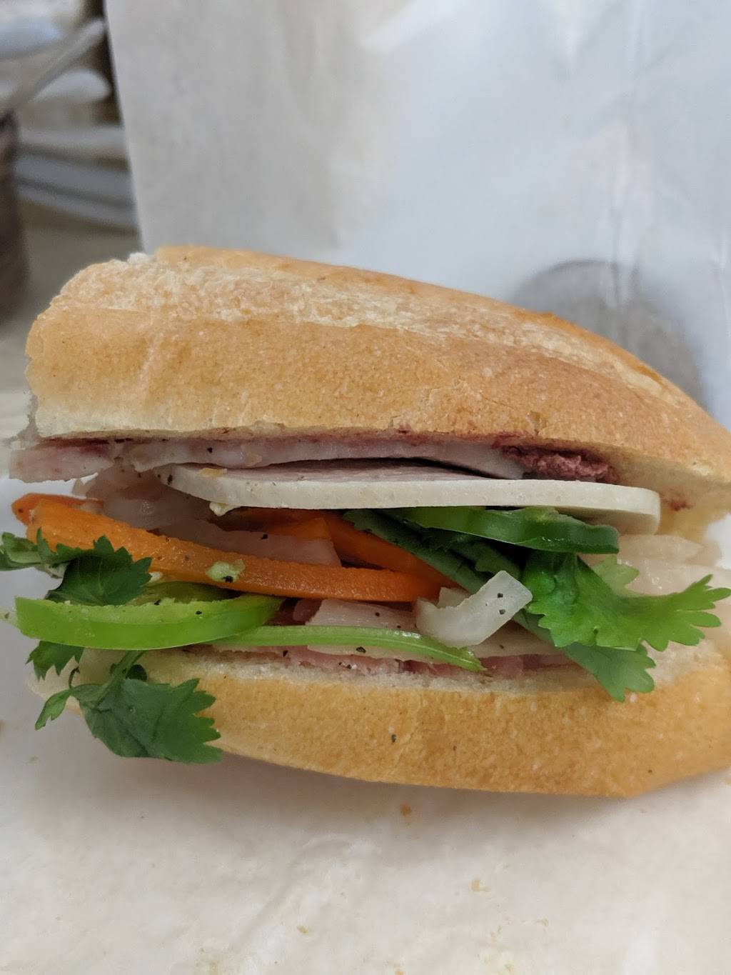 Ba-Le Sandwich & Thai Cuisine | restaurant | 3131 N Nimitz Hwy, Honolulu, HI 96819, USA | 8088361668 OR +1 808-836-1668