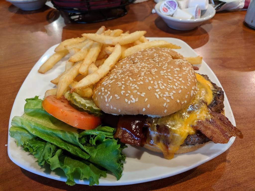 Silver Dollar Restaurant | restaurant | 102 Stagecoach Trail, Yorkville, IL 60560, USA | 6305531835 OR +1 630-553-1835