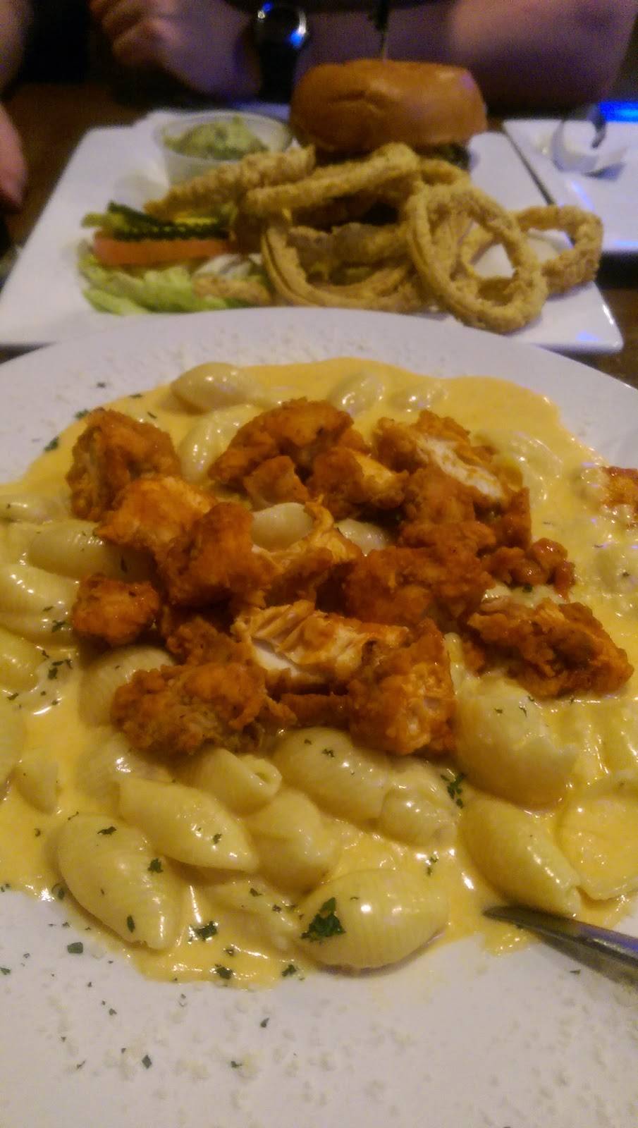 The Lodge Bar & Grill | restaurant | 1064 N Main St, Randolph, MA 02368, USA | 7819611600 OR +1 781-961-1600