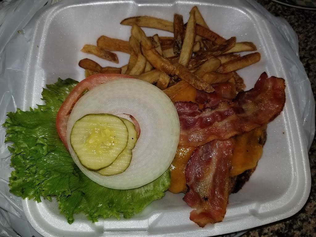 Grumpys Bar and Grille | restaurant | 820 W Bel Air Ave, Aberdeen, MD 21001, USA | 4102726151 OR +1 410-272-6151