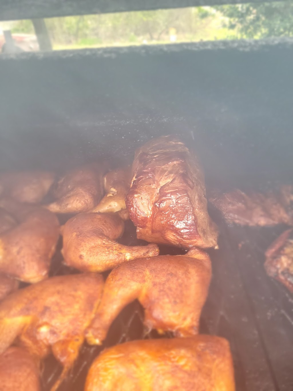 T J & D Barbeque | restaurant | Beach Blvd, Jacksonville, FL 32207, USA | 9043335507 OR +1 904-333-5507