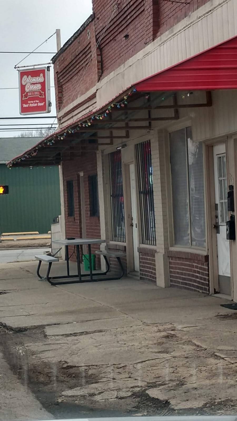 Colemans Corner | restaurant | 230 W Paris Ave, West Terre Haute, IN 47885, USA | 8125331298 OR +1 812-533-1298