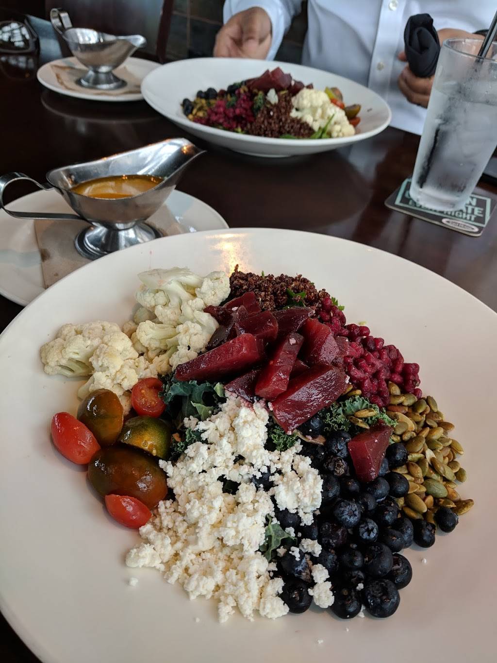 Yard House | restaurant | 849 E Commerce St #409, San Antonio, TX 78205, USA | 2103543844 OR +1 210-354-3844