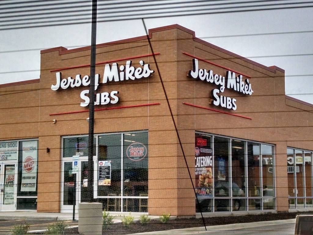 Jersey Mikes Subs | restaurant | 13422 S Cicero Ave, Crestwood, IL 60445, USA | 7086902252 OR +1 708-690-2252