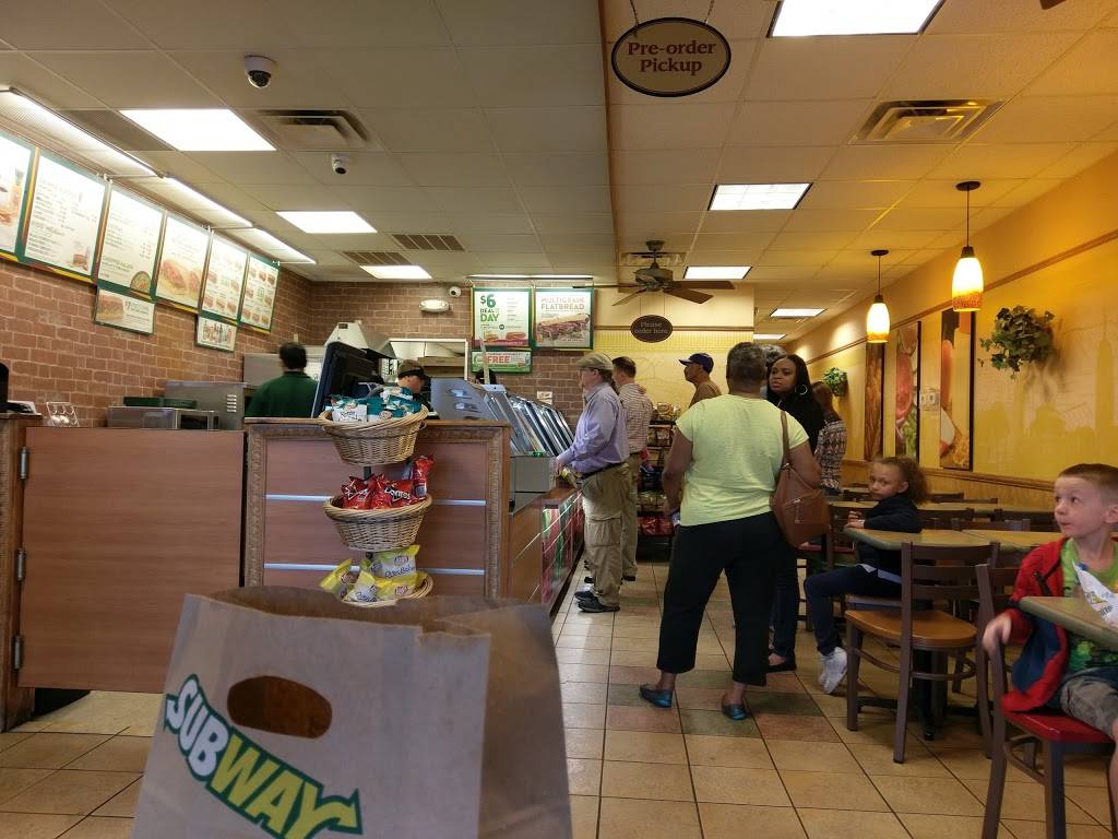 Subway | restaurant | 11943 Hamilton Ave, Cincinnati, OH 45231, USA | 5136747827 OR +1 513-674-7827