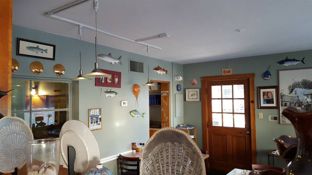 Margarets Restaurant | restaurant | 16 Main St, Fairhaven, MA 02719, USA | 5089929942 OR +1 508-992-9942
