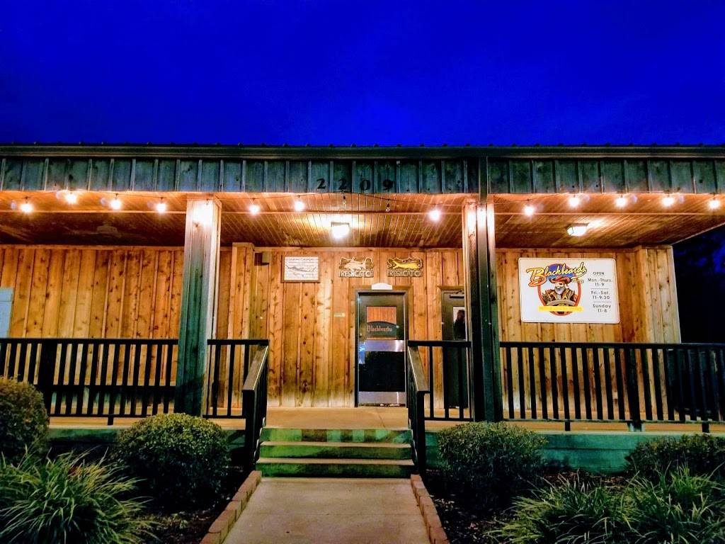 Blackbeards B & B Bar-B-Que | restaurant | 2209 N Slappey Blvd, Albany, GA 31701, USA | 2298786369 OR +1 229-878-6369