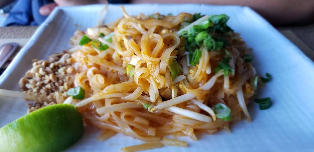 Kinnara Thai | restaurant | 15355 Sherman Way, Van Nuys, CA 91406, USA | 8189887788 OR +1 818-988-7788