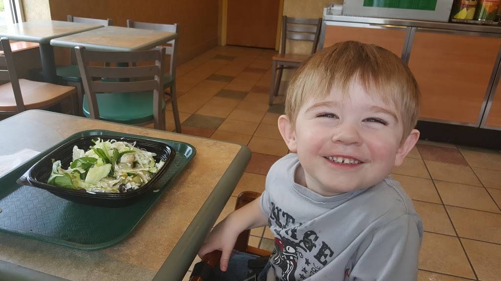 Subway | restaurant | 1805 Vestal Pkwy E, Vestal, NY 13850, USA | 6074840286 OR +1 607-484-0286