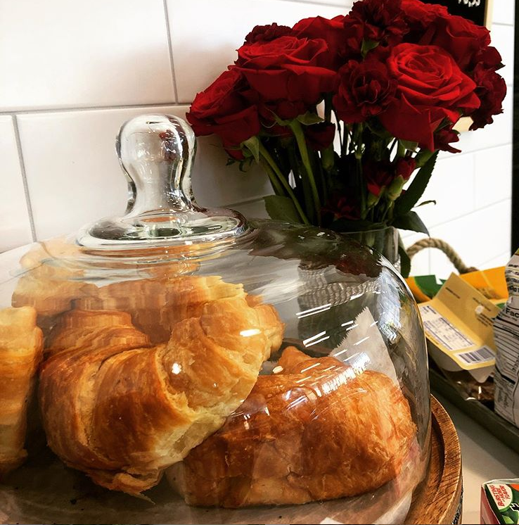 Deja Brew | cafe | Inside Bob Smith BMW, 24500 Calabasas Rd, Calabasas, CA 91302, USA | 8187962739 OR +1 818-796-2739