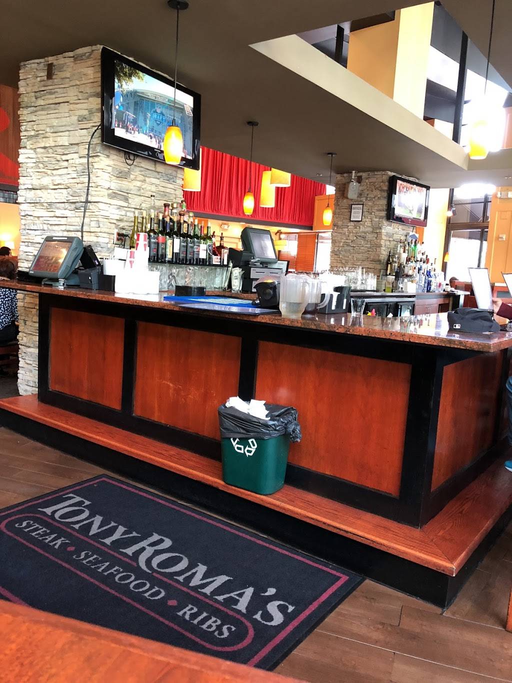 Tony Romas | restaurant | 1000 Universal Studios Blvd, Universal City, CA 91608, USA | 8187637674 OR +1 818-763-7674