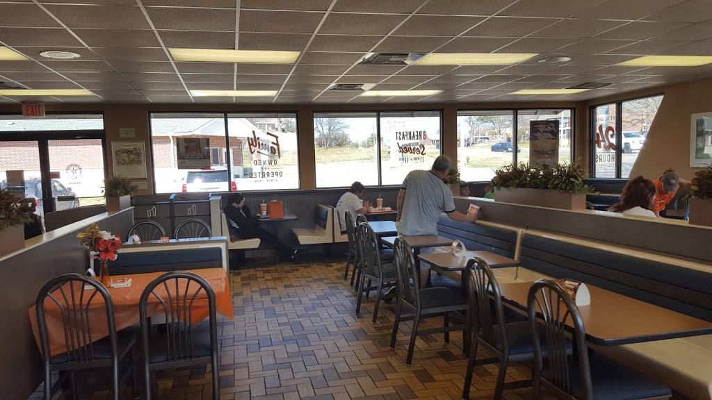 Whataburger | restaurant | 101 W Southwest Pkwy, Lewisville, TX 75067, USA | 9724342505 OR +1 972-434-2505