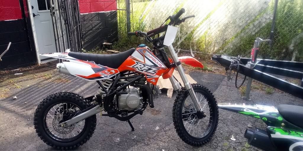 IKE & BGS RESTAURANT | restaurant | 1646 Genesee St, Buffalo, NY 14211, USA | 7168924301 OR +1 716-892-4301