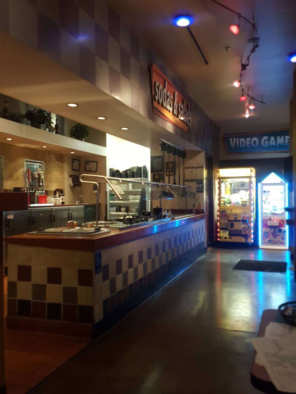 Round Table Pizza | meal delivery | 1515 Mitchell Rd, Ceres, CA 95307, USA | 2095411177 OR +1 209-541-1177