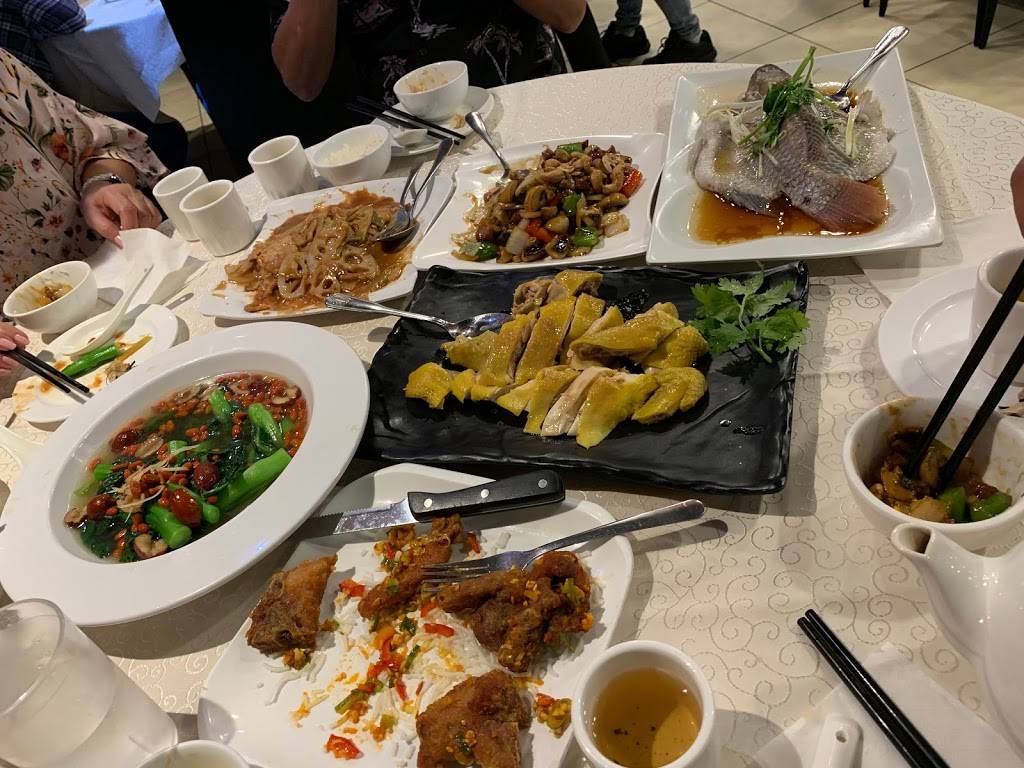 Lucky Pot 飯飯掂 | restaurant | 5005 Steeles Ave E, Scarborough, ON M1V 5K1, Canada | 6475461888 OR +1 647-546-1888