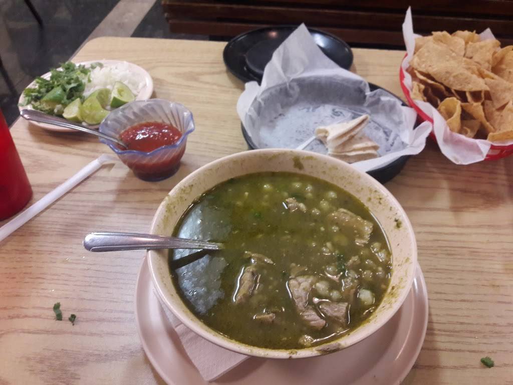 Los Burritos Tapatios | restaurant | 6601 S Cass Ave # P, Westmont, IL 60559, USA | 6305150640 OR +1 630-515-0640