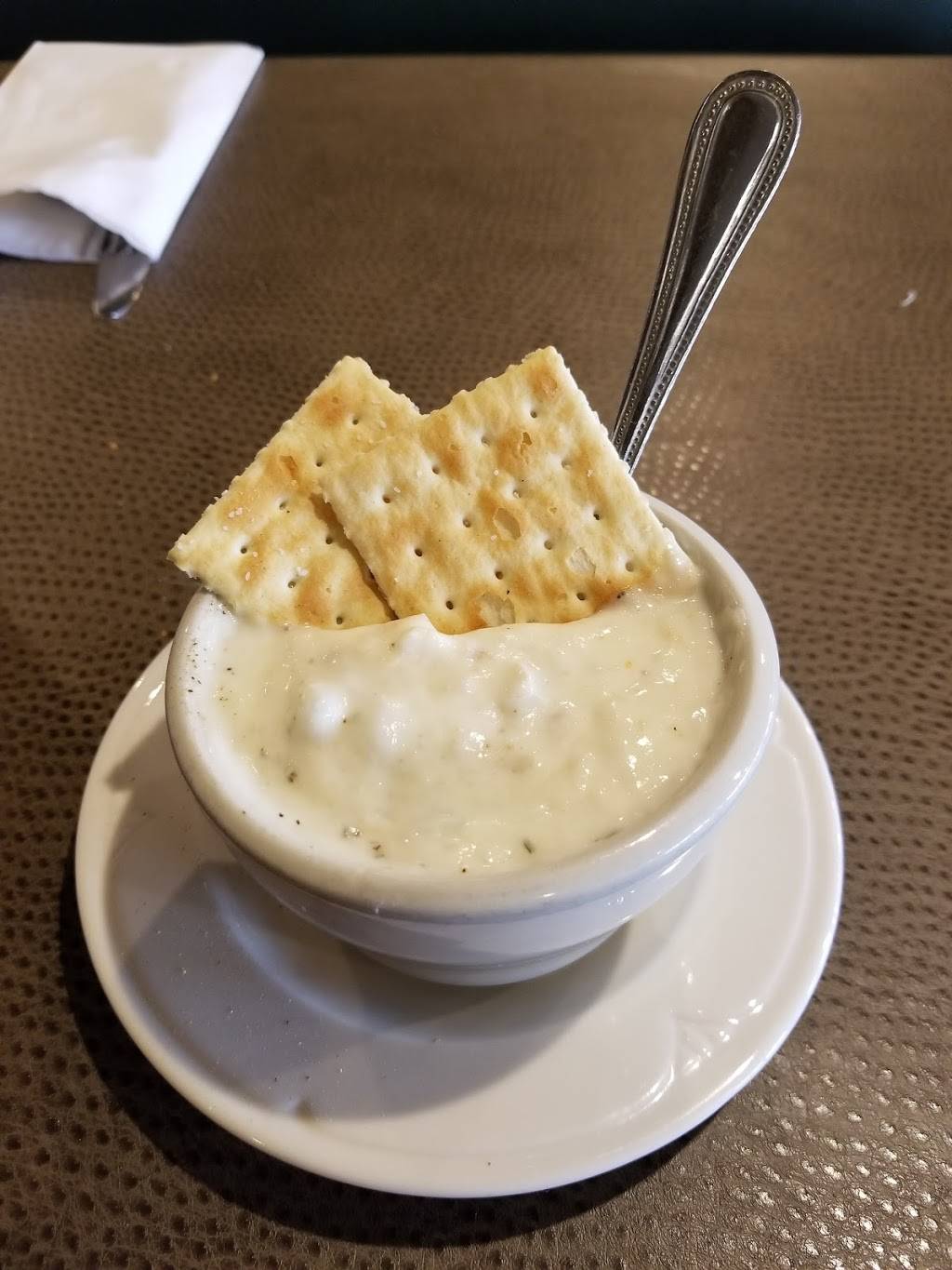 Waupaca Woods Restaurant | restaurant | 815 W Fulton St, Waupaca, WI 54981, USA | 7152587400 OR +1 715-258-7400