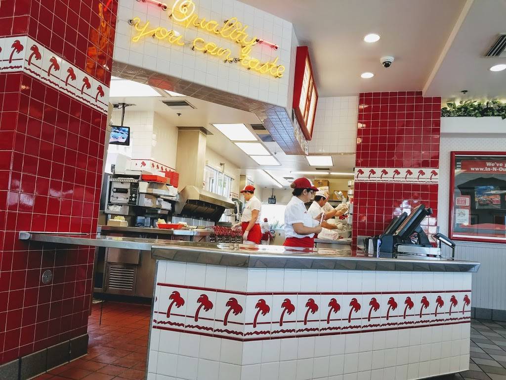 In-N-Out Burger | restaurant | 7050 W Ray Rd, Chandler, AZ 85226, USA | 8007861000 OR +1 800-786-1000