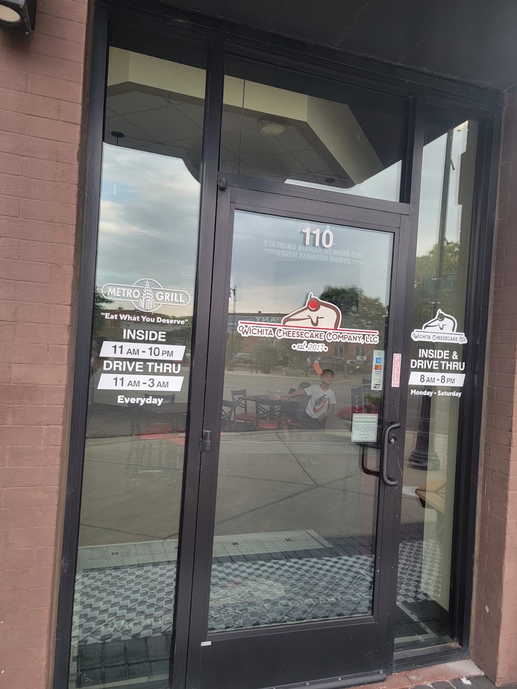 Metro Grill | restaurant | 801 E Douglas Ave Suite 110, Wichita, KS 67202, USA | 3162953265 OR +1 316-295-3265