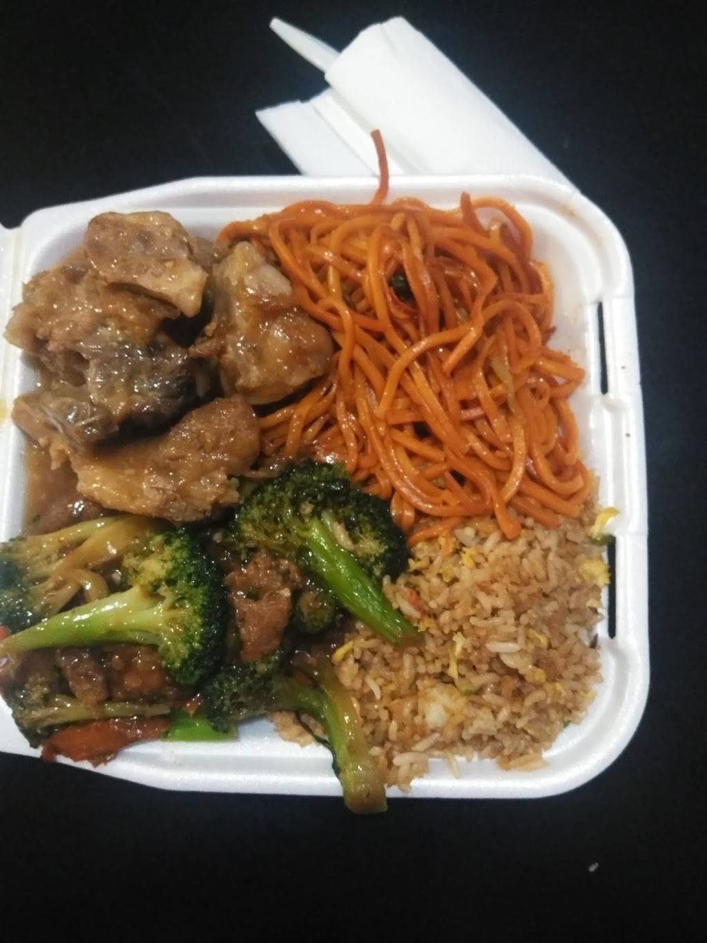 Bamboo Express | restaurant | 600 S Alvarado St, Los Angeles, CA 90057, USA | 2134838306 OR +1 213-483-8306