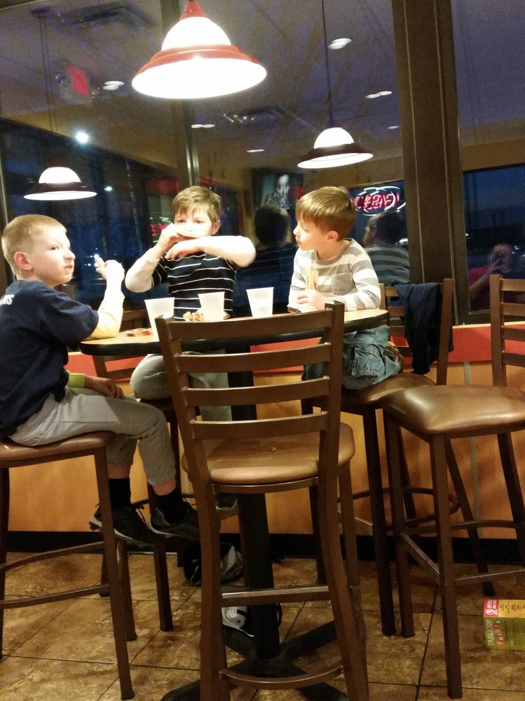 Taco Johns | restaurant | 2121 Hubbell Ave, Des Moines, IA 50317, USA | 5152625211 OR +1 515-262-5211