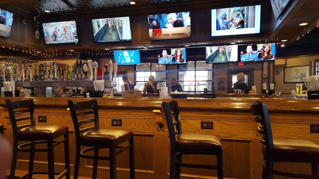 Wild Wing Cafe | restaurant | 36 Mill Rd, McDonough, GA 30253, USA | 7708982420 OR +1 770-898-2420