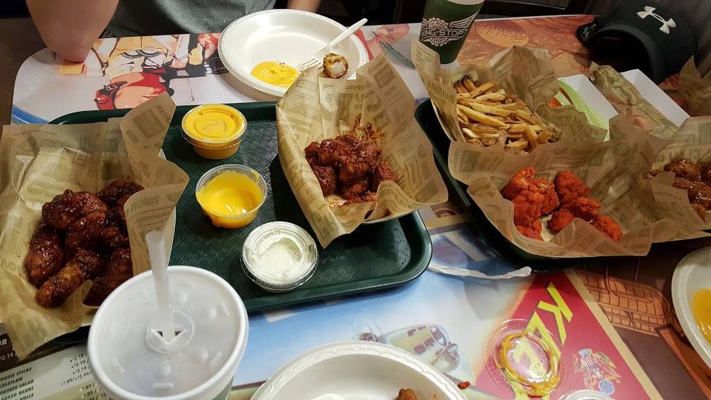 Wingstop | restaurant | 2410 W Jefferson St #116, Joliet, IL 60435, USA | 8156303760 OR +1 815-630-3760