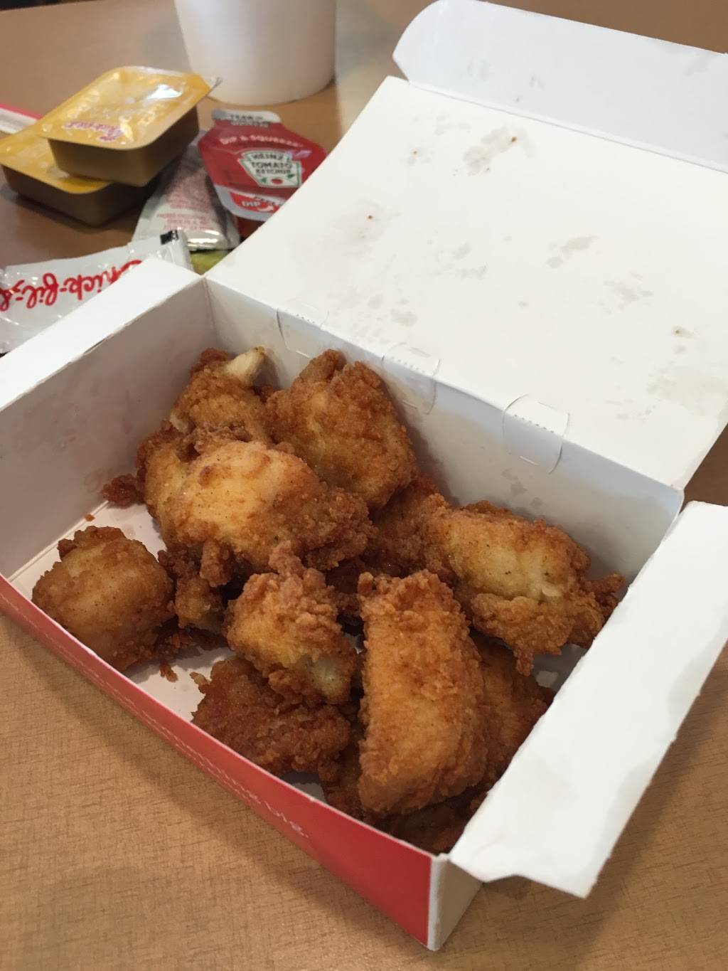 Chick-fil-A | restaurant | 7990 E Central Ave, Wichita, KS 67206, USA | 3166832691 OR +1 316-683-2691