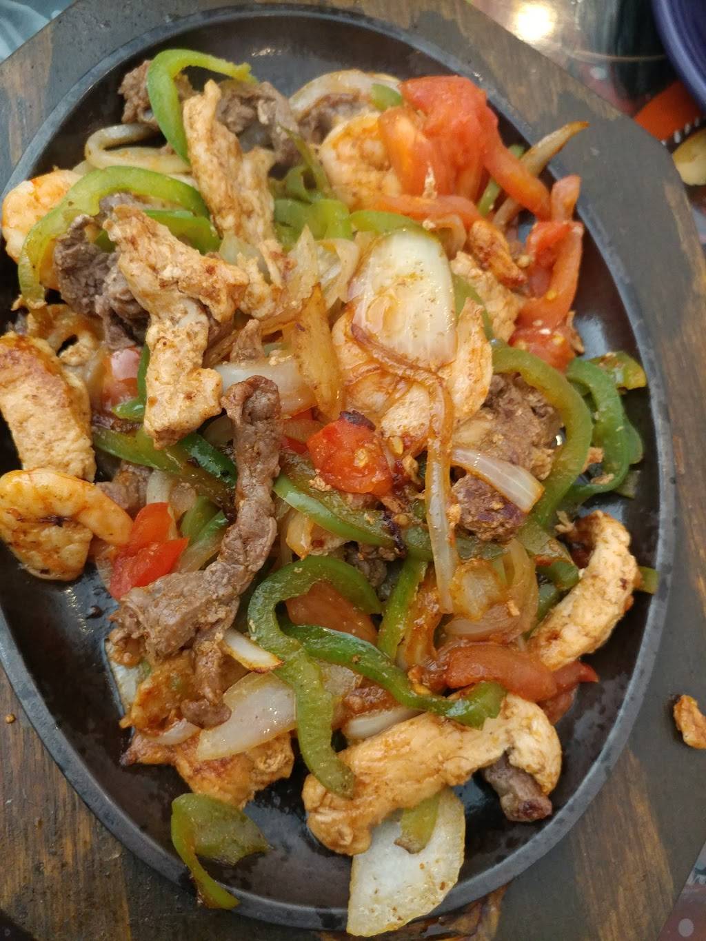 El Compadre | restaurant | 1608 Wilkins Way, Mitchell, IN 47446, USA | 8128490340 OR +1 812-849-0340