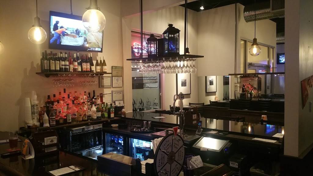 Embers Wood Fired Pizza | restaurant | 7 Mattes Ave, Vandalia, IL 62471, USA | 6182832625 OR +1 618-283-2625