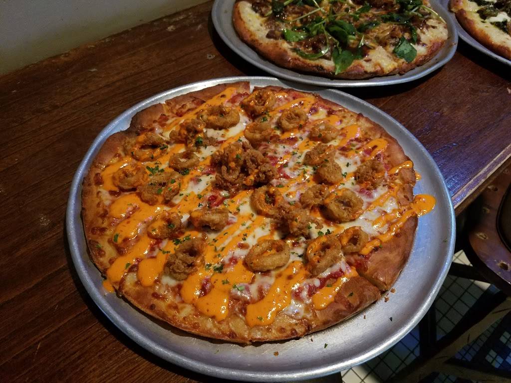 Della Roses Avenue Tavern | restaurant | 8153 Honeygo Blvd, Baltimore, MD 21236, USA | 4109338861 OR +1 410-933-8861