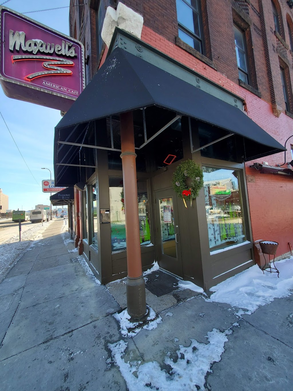 Maxwells American Pub | restaurant | 1201 Washington Ave S, Minneapolis, MN 55415, USA | 6123547085 OR +1 612-354-7085