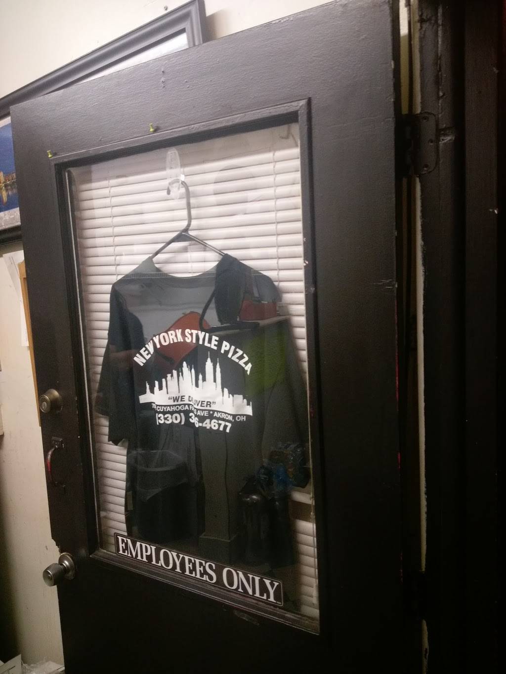 New York Style Pizza & Deli | restaurant | 700 E Cuyahoga Falls Ave, Akron, OH 44310, USA | 3303764677 OR +1 330-376-4677