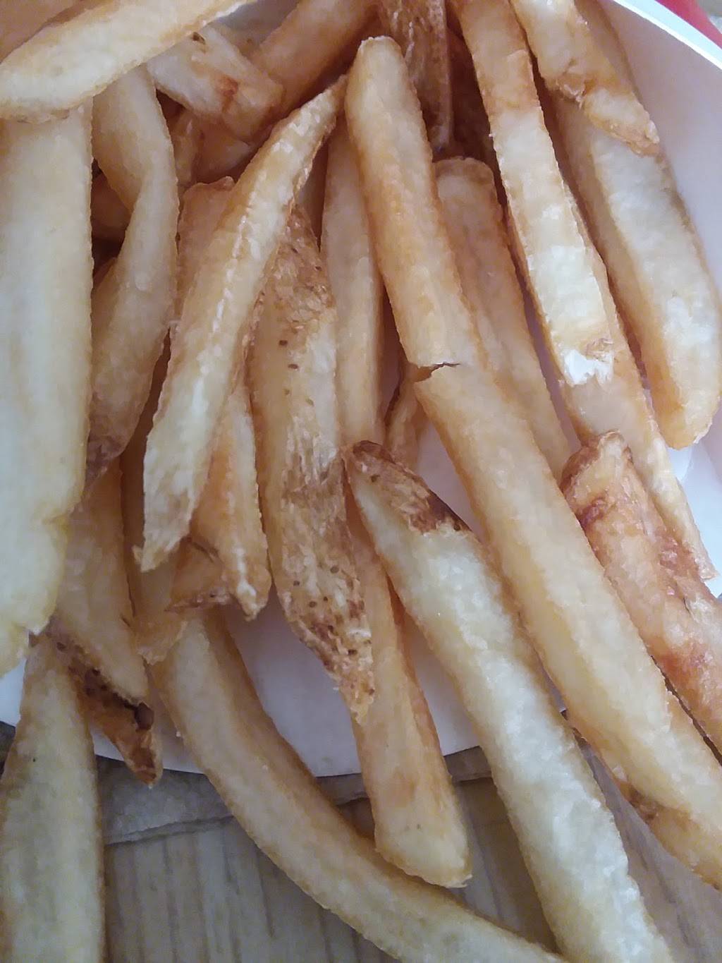 Wendys | restaurant | 3005 Crain Hwy, Waldorf, MD 20601, USA | 2404120887 OR +1 240-412-0887