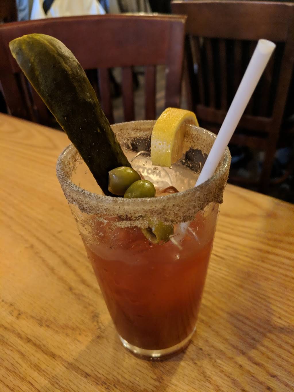 Crave Family Grill & Pub | restaurant | 26 Erie St N, Leamington, ON N8H 2Z2, Canada | 5193220032 OR +1 519-322-0032