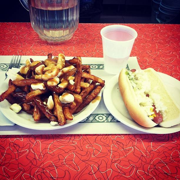 Restaurant Ti-Polo | restaurant | Rt Canada, 100 Hwy 133, Henryville, QC J0J 1E0, Canada | 4502992424 OR +1 450-299-2424