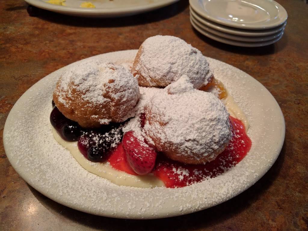 Huckleberrys | restaurant | 1083 E Champlain Dr, Fresno, CA 93720, USA | 5594334840 OR +1 559-433-4840